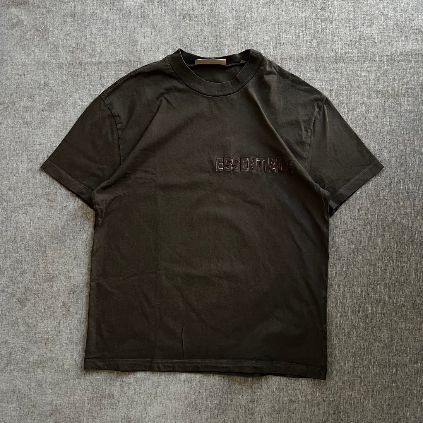 ESSENTIALS Tee