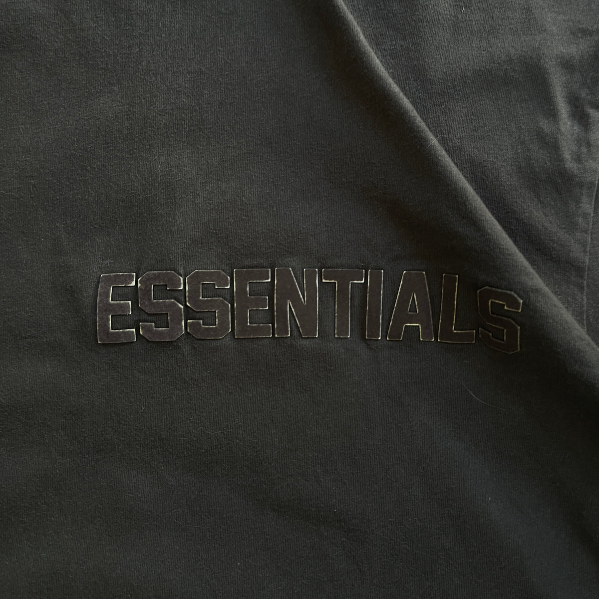 ESSENTIALS Tee
