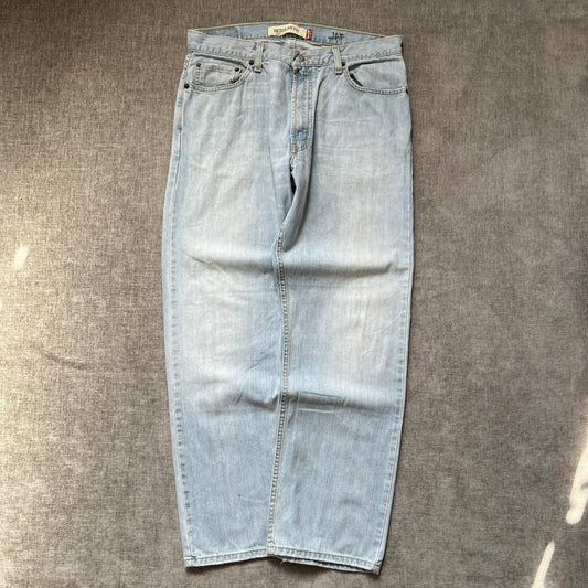 Levis 505 Classic Fit Jeans