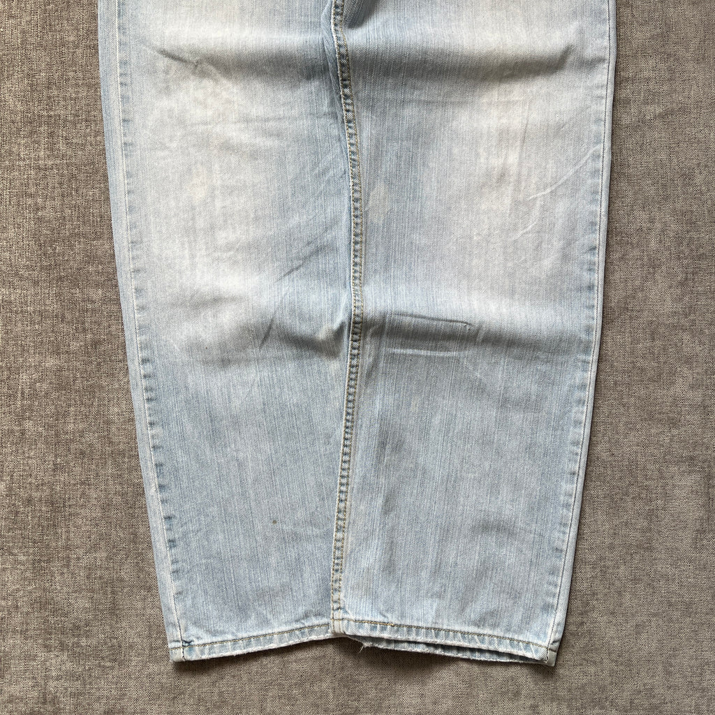 Levis 505 Classic Fit Jeans