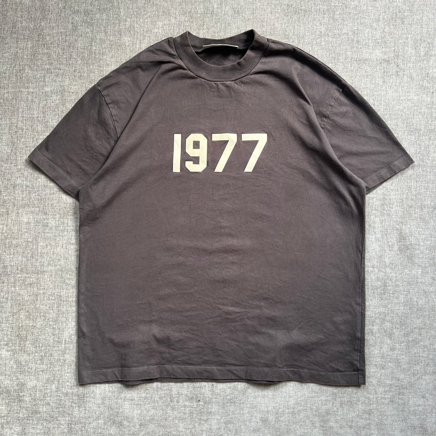 Essentials "1977" Tee
