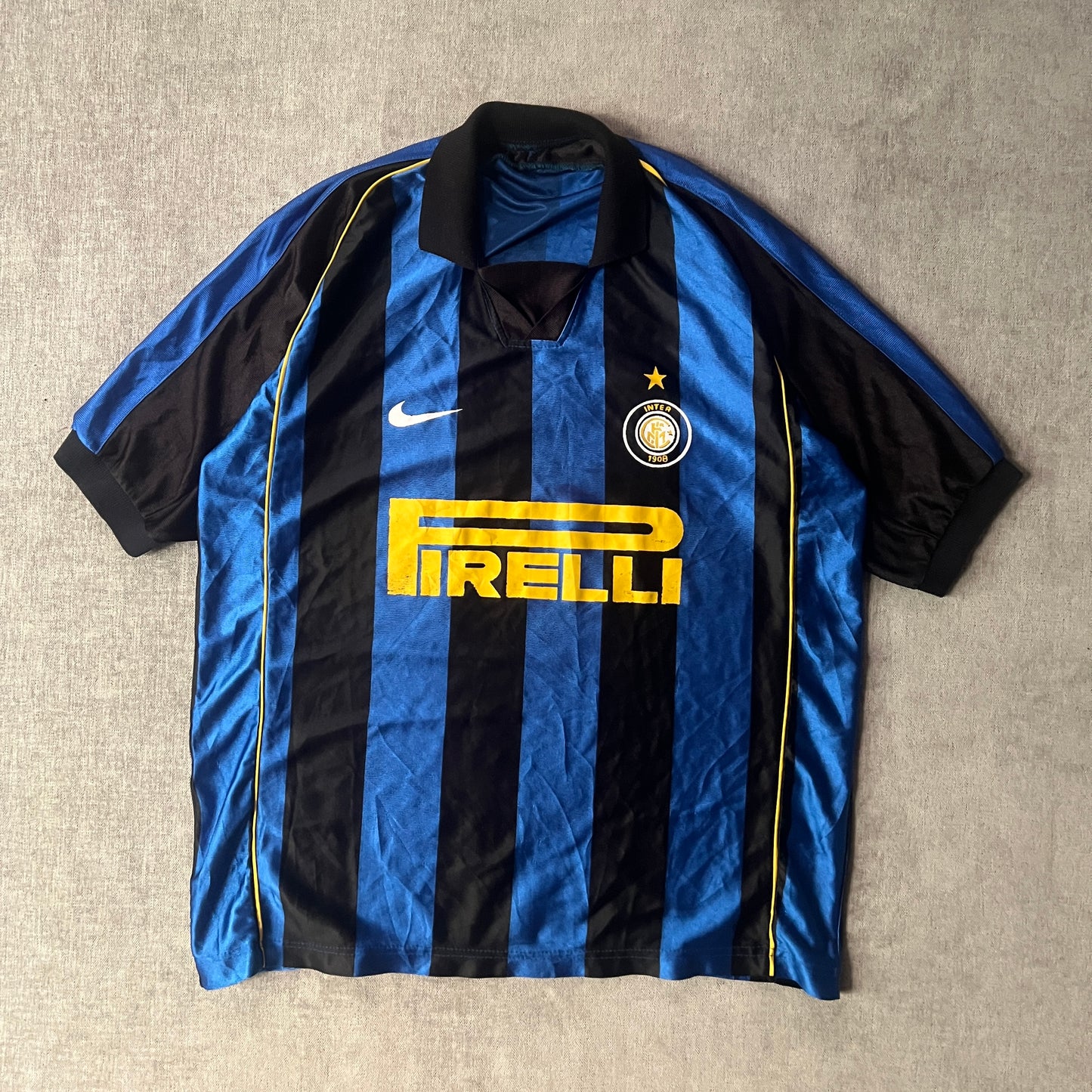 Inter de Milan Vintage Sport Shirt