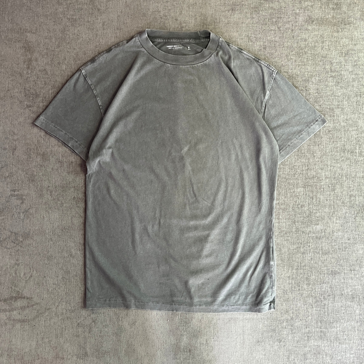Abercrombie & Fitch Basic Tee
