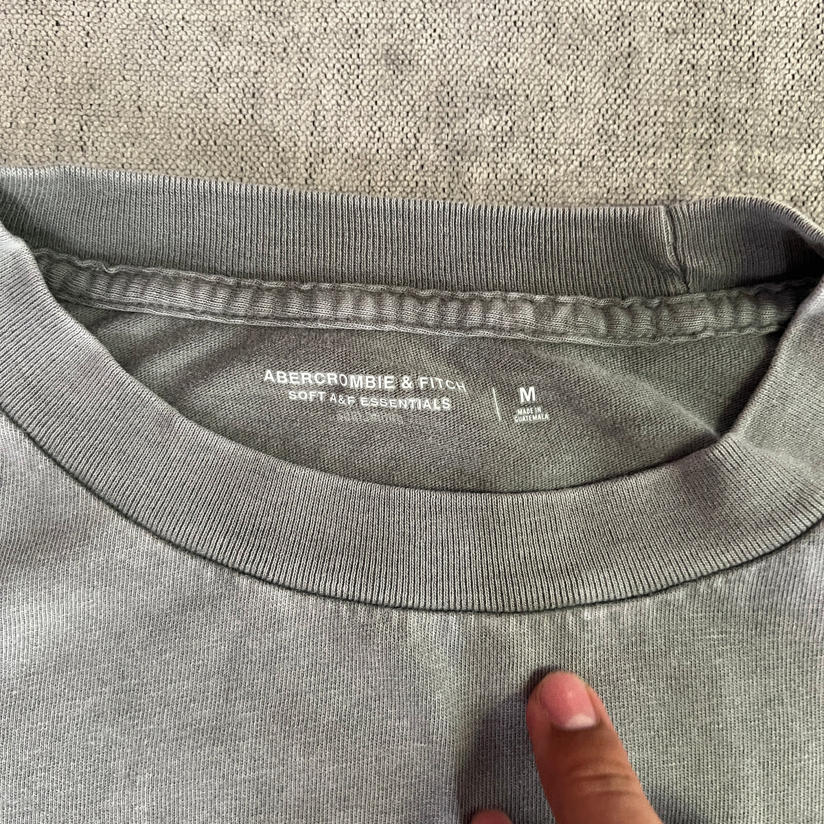 Abercrombie & Fitch Basic Tee