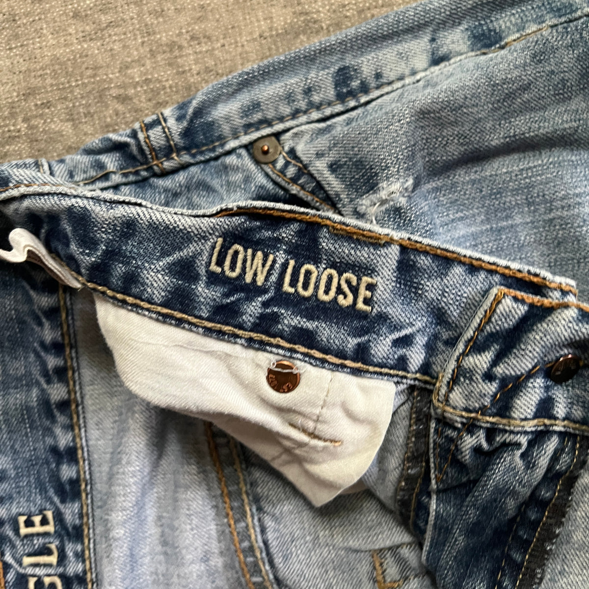 American Eagle Loose Fit Jeans